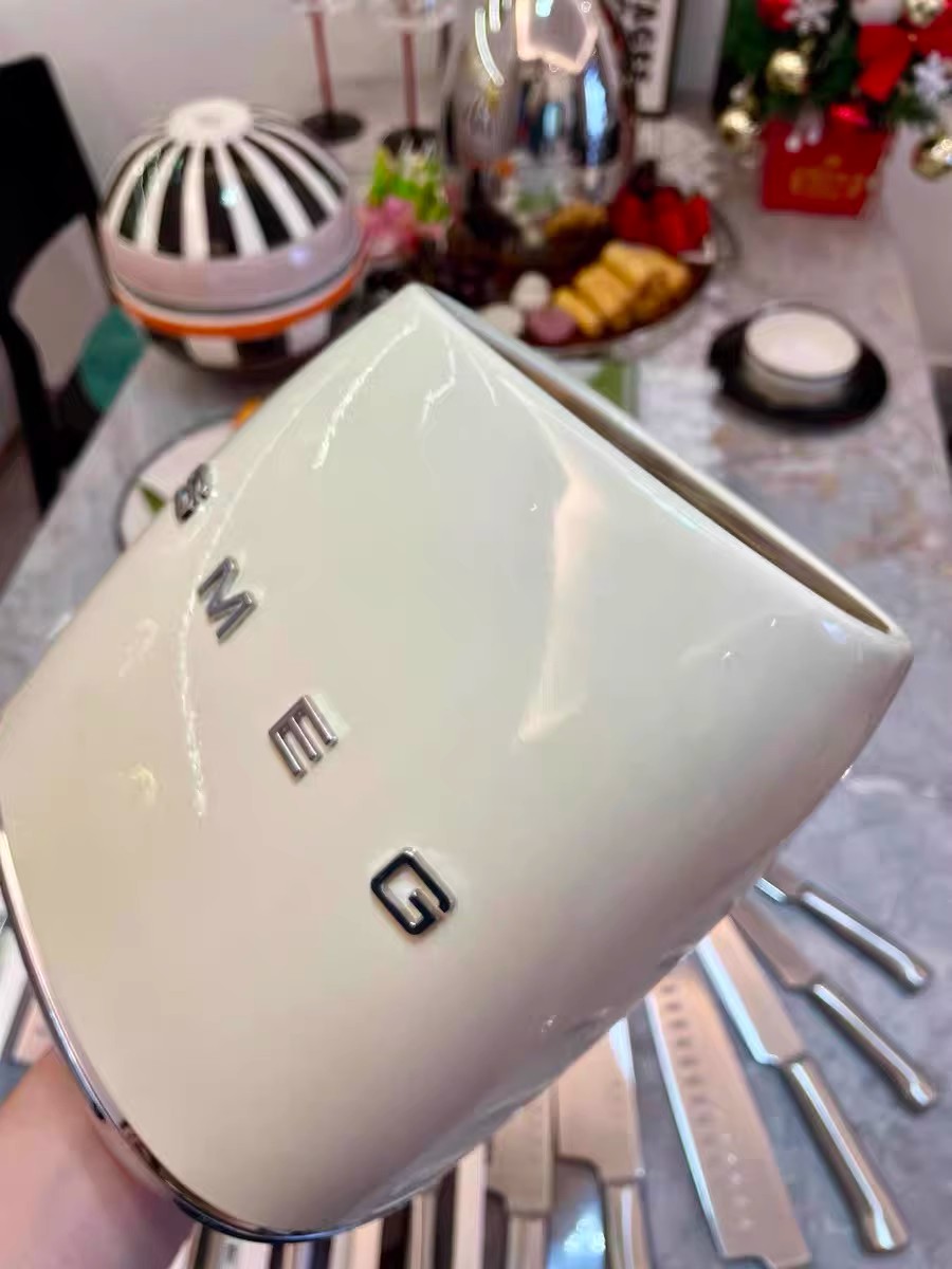 🔥 Limited Time Offer – Premium SMEG 7-Piece Knife Set with Stylish Block, Retro Western Design for Home Chefs, High-Quality, Durable Kitchen Knives, Hot Selling, Ships from Selangor!